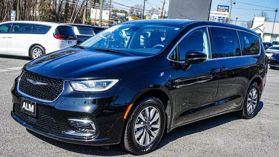 2024 Chrysler Pacifica Plug-In Hybrid Select
