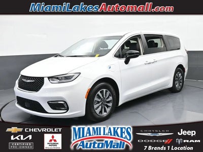 Photo of a 2024 Chrysler Pacifica Plug-In Hybrid Road Tripper 4DR Mini-Van for sale