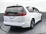 2024 Pacifica Plug-In Hybrid Thumbnail 5