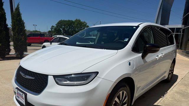 Preowned 2024 Chrysler Pacifica Plug-In Hybrid Road Tripper for Sale