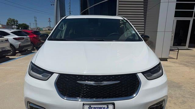 2024 Chrysler Pacifica Plug-In Hybrid Road Tripper