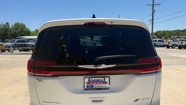 2024 Chrysler Pacifica Plug-In Hybrid Road Tripper