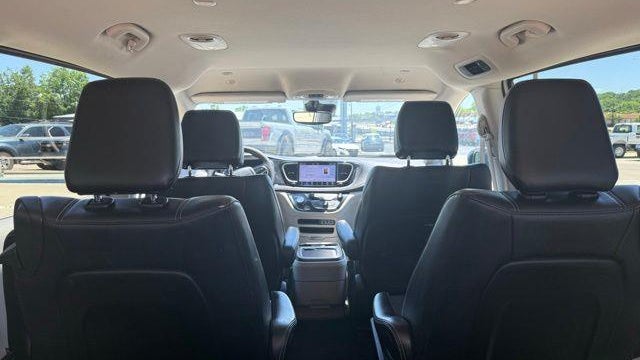 2024 Chrysler Pacifica Plug-In Hybrid Road Tripper