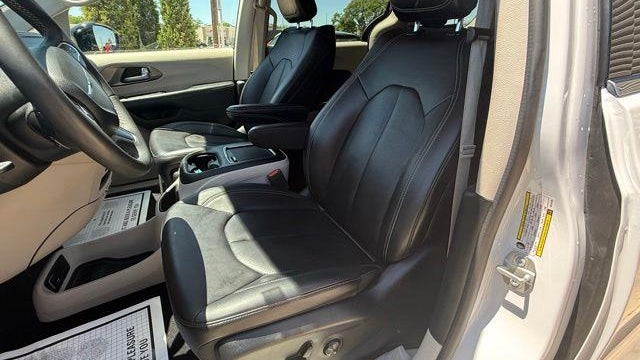 2024 Chrysler Pacifica Plug-In Hybrid Road Tripper