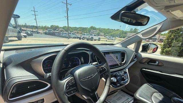 2024 Chrysler Pacifica Plug-In Hybrid Road Tripper