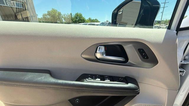 2024 Chrysler Pacifica Plug-In Hybrid Road Tripper
