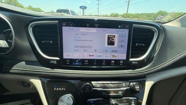 2024 Chrysler Pacifica Plug-In Hybrid Road Tripper