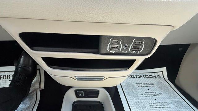 2024 Chrysler Pacifica Plug-In Hybrid Road Tripper