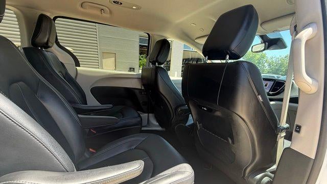 2024 Chrysler Pacifica Plug-In Hybrid Road Tripper