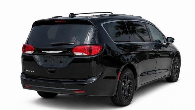 2025 Chrysler Pacifica Plug-In Hybrid Select