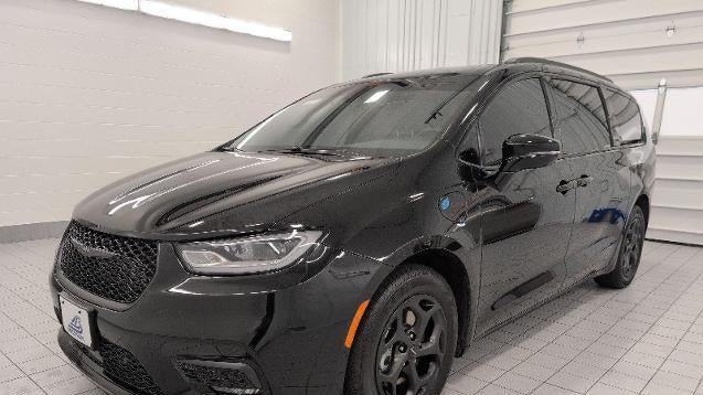 2025 Chrysler Pacifica Plug-In Hybrid Select