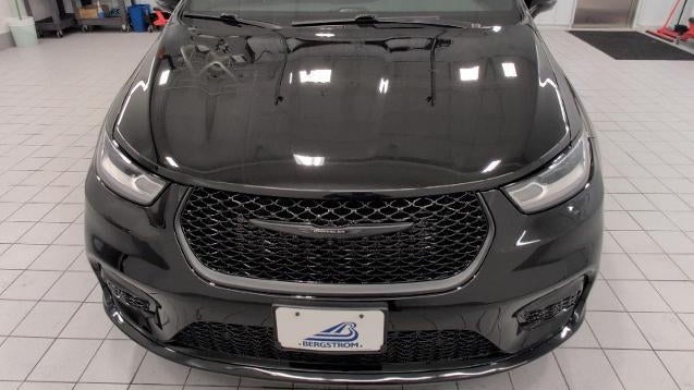 2025 Chrysler Pacifica Plug-In Hybrid Select