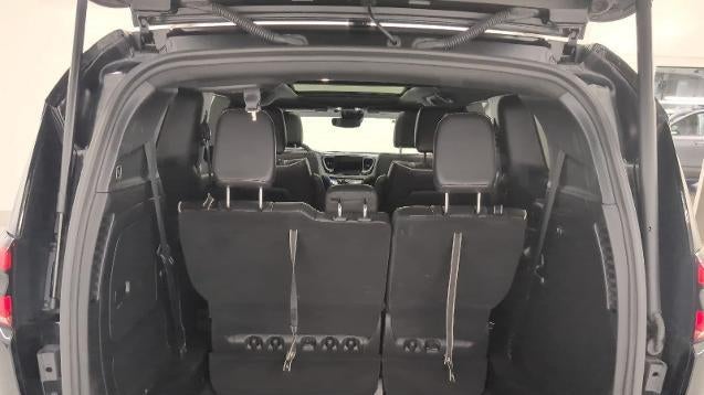 2025 Chrysler Pacifica Plug-In Hybrid Select
