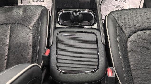 2025 Chrysler Pacifica Plug-In Hybrid Select