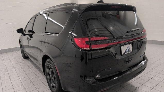 2025 Chrysler Pacifica Plug-In Hybrid Select