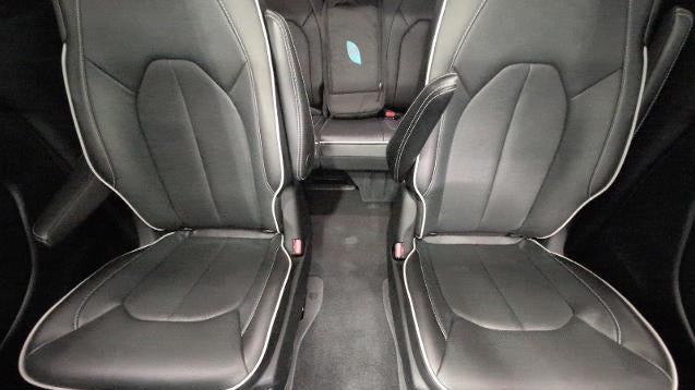 2025 Chrysler Pacifica Plug-In Hybrid Select