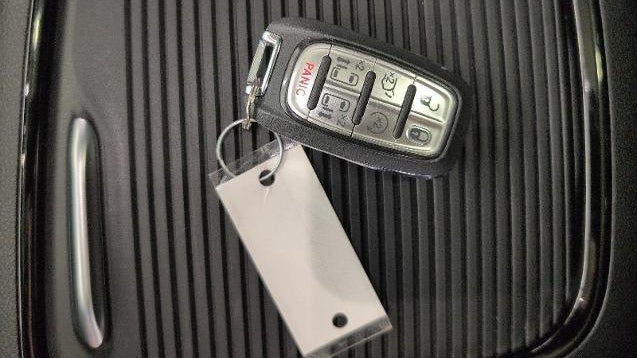 2025 Chrysler Pacifica Plug-In Hybrid Select