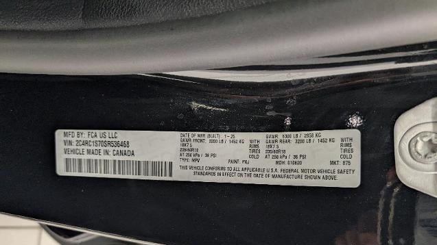 2025 Chrysler Pacifica Plug-In Hybrid Select