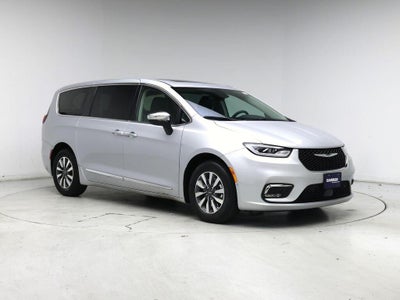 Photo of a 2023 Chrysler Pacifica Plug-In Hybrid Limited 4DR Mini-Van for sale