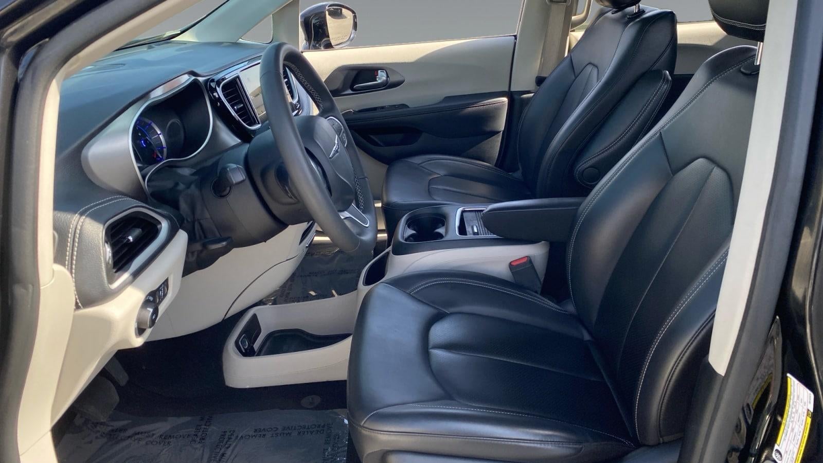 2024 Chrysler Pacifica Plug-In Hybrid Road Tripper