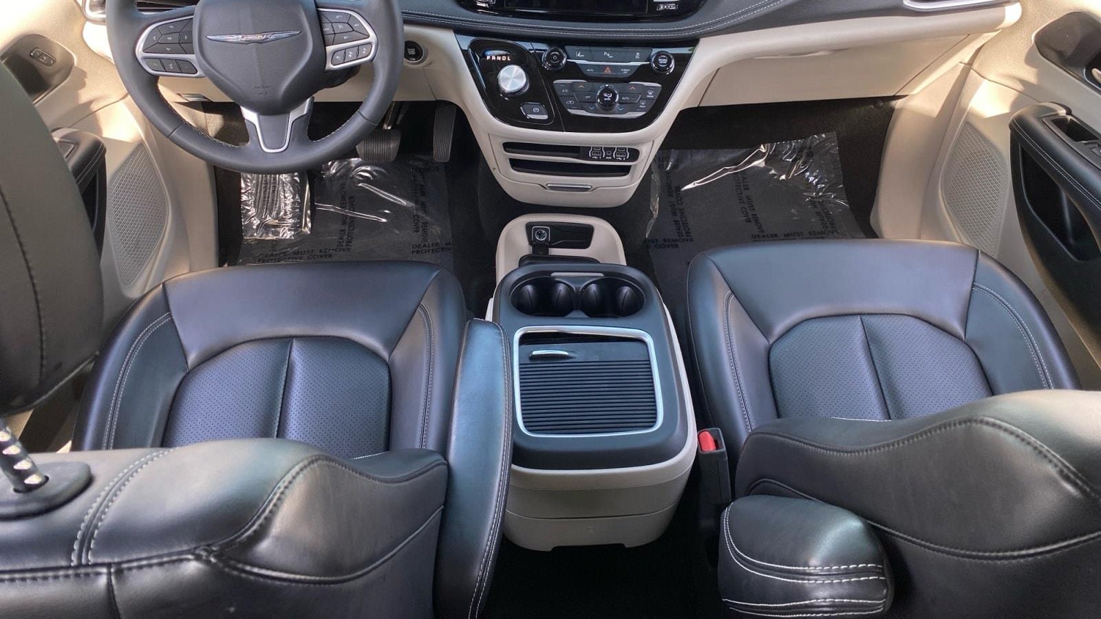 2024 Chrysler Pacifica Plug-In Hybrid Road Tripper