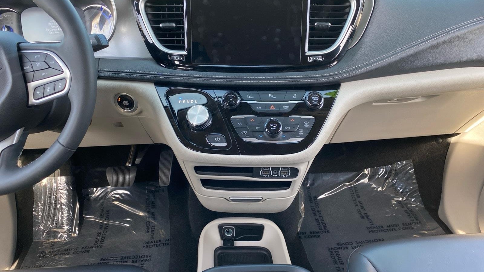2024 Chrysler Pacifica Plug-In Hybrid Road Tripper