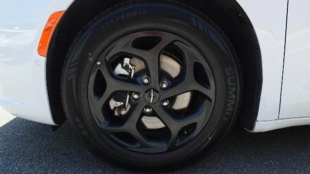 2024 Chrysler Pacifica Plug-In Hybrid Road Tripper