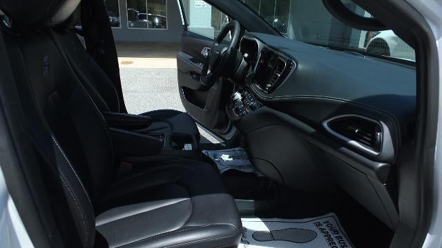 2024 Chrysler Pacifica Plug-In Hybrid Road Tripper