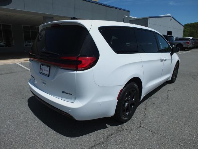 2024 Chrysler Pacifica - $25,999