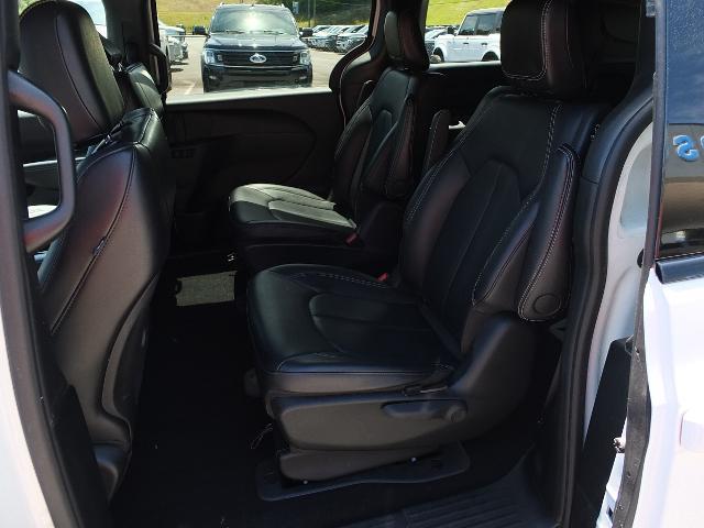 2024 Chrysler Pacifica - $25,999