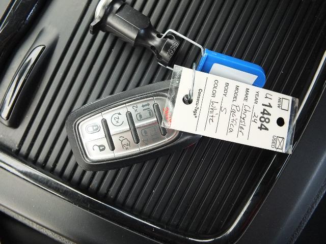 2024 Chrysler Pacifica - $25,999