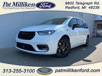 2024 Chrysler Pacifica Plug-In Hybrid Select 4DR Mini-Van