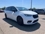 2024 Pacifica Plug-In Hybrid Thumbnail 3