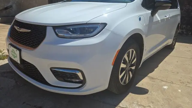 Preowned 2024 Chrysler Pacifica Plug-In Hybrid Road Tripper for Sale