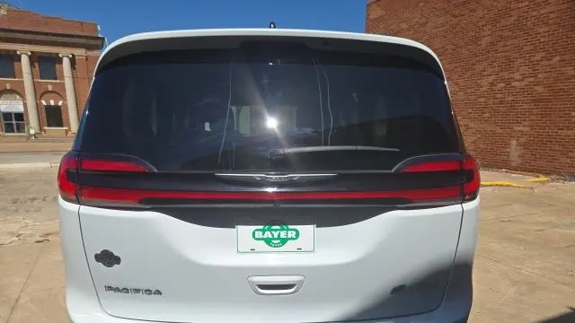2024 Chrysler Pacifica Plug-In Hybrid Road Tripper