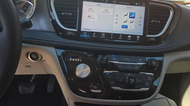 2024 Chrysler Pacifica Plug-In Hybrid Road Tripper