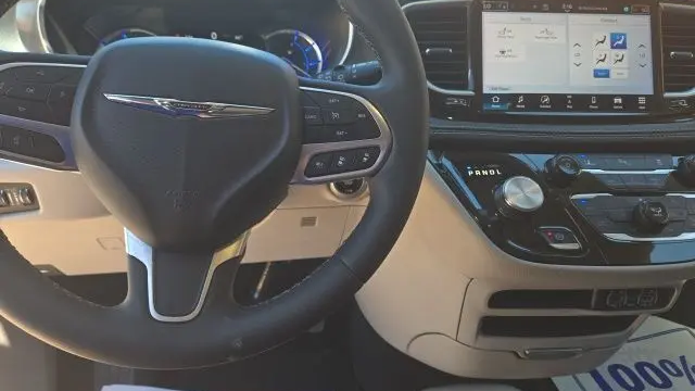 2024 Chrysler Pacifica Plug-In Hybrid Road Tripper