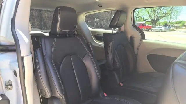 2024 Chrysler Pacifica Plug-In Hybrid Road Tripper