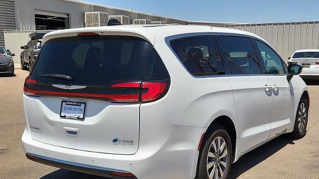 2024 Chrysler Pacifica Plug-In Hybrid Road Tripper