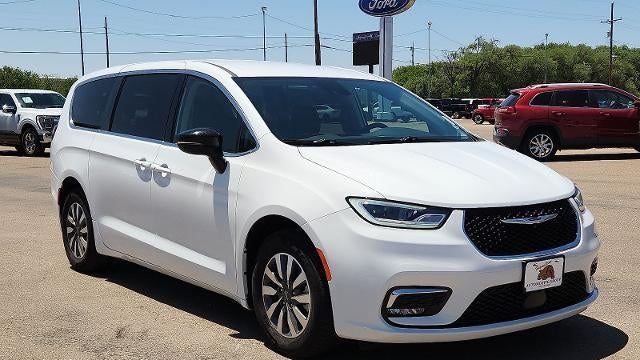 2024 Chrysler Pacifica Plug-In Hybrid Road Tripper