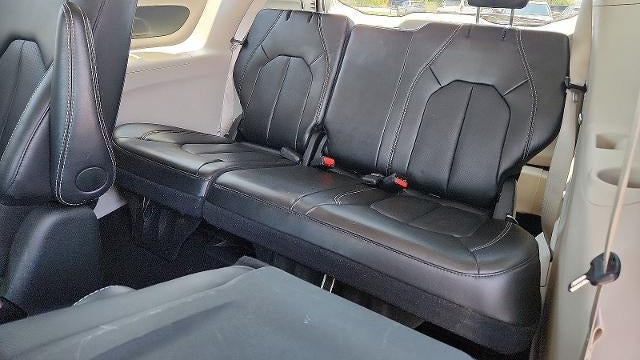 2024 Chrysler Pacifica Plug-In Hybrid Road Tripper