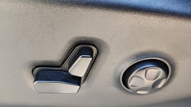 2024 Chrysler Pacifica Plug-In Hybrid Road Tripper