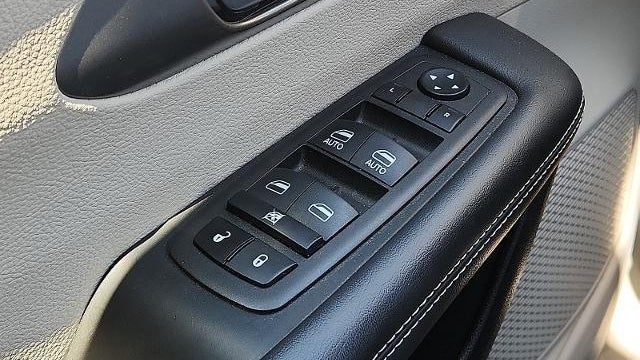 2024 Chrysler Pacifica Plug-In Hybrid Road Tripper