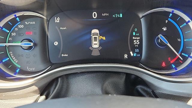 2024 Chrysler Pacifica Plug-In Hybrid Road Tripper