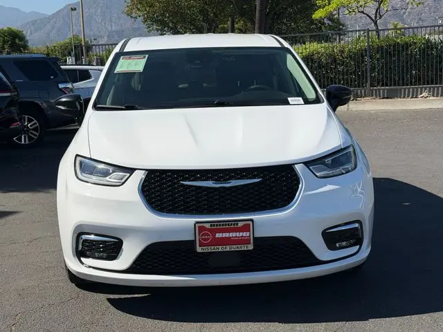 2024 Chrysler Pacifica - $19,598