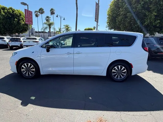 2024 Chrysler Pacifica - $19,598