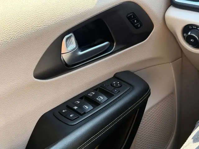 2024 Chrysler Pacifica - $19,598