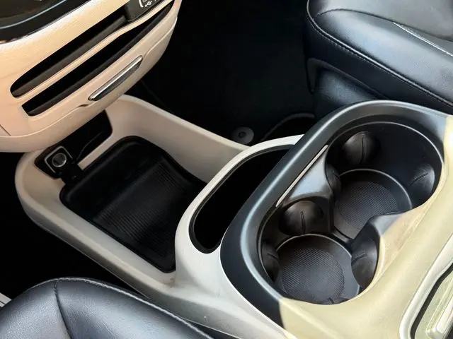 2024 Chrysler Pacifica - $19,598