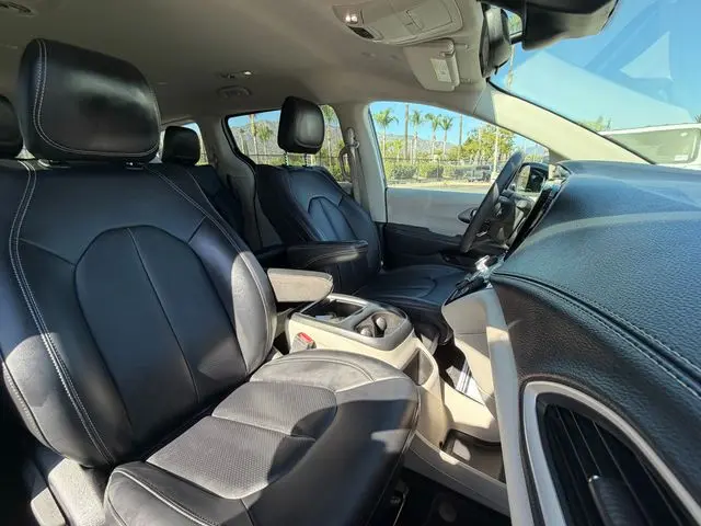 2024 Chrysler Pacifica - $19,598