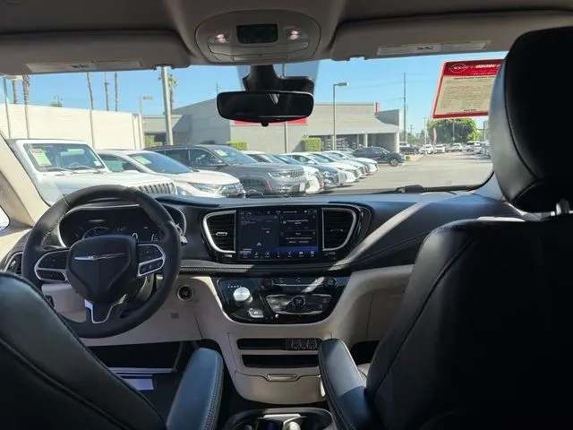 2024 Chrysler Pacifica - $19,598